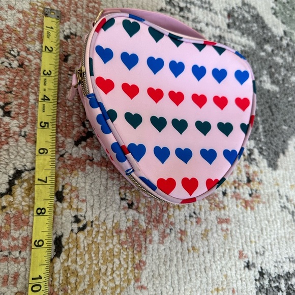 Like new Estee Lauder Heart Shaped Zip Cosmetic Bag with handle - Picture 11 of 12